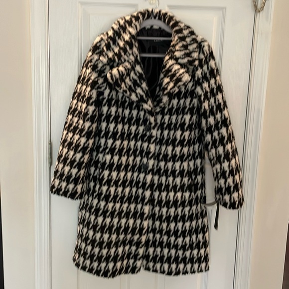 🔥NWT!  Tahari faux fur houndstooth jacket - Picture 1 of 10